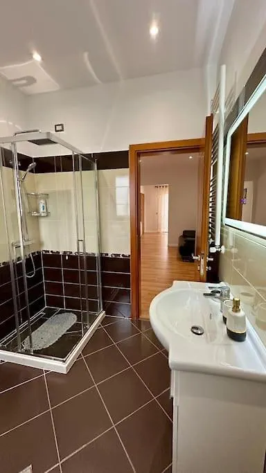 Vila Lufi Kamez 0*,  Albania